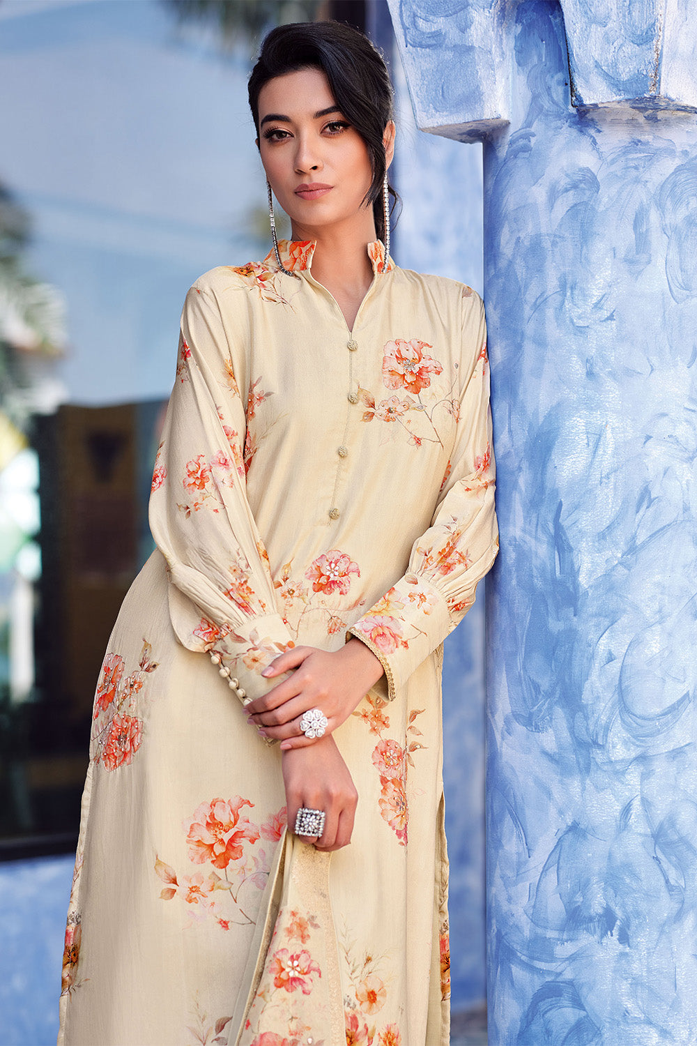 Cream Color Crepe Silk Printed Unstitched Suit Fabric