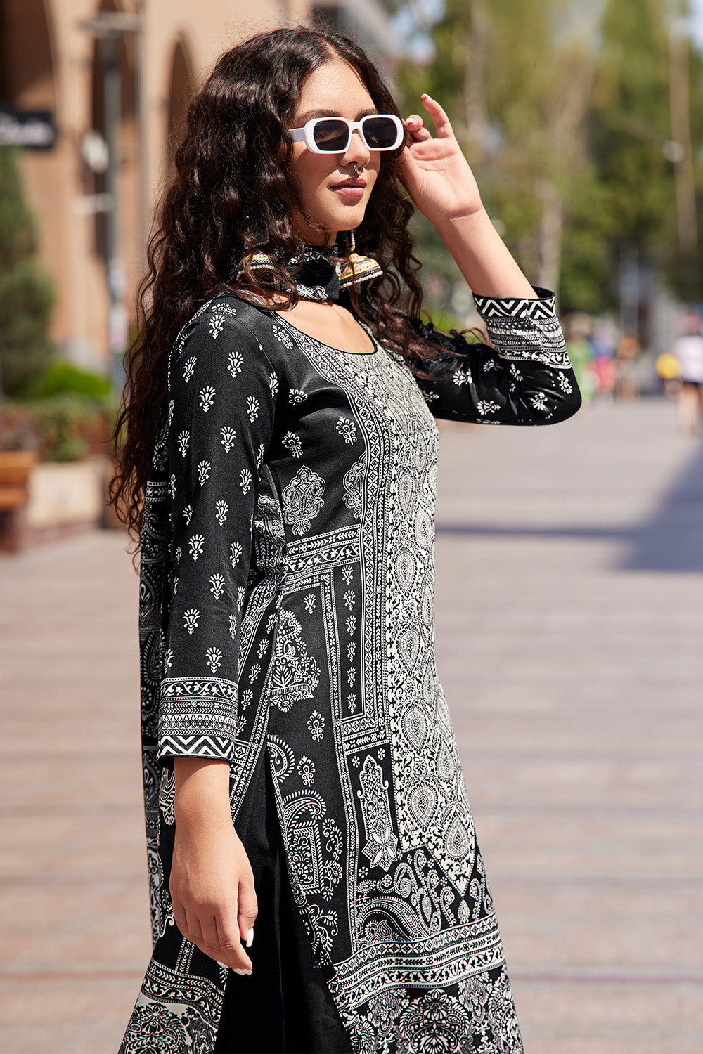 Black and White  Color Spun Fabric Printed Unstitched Suit